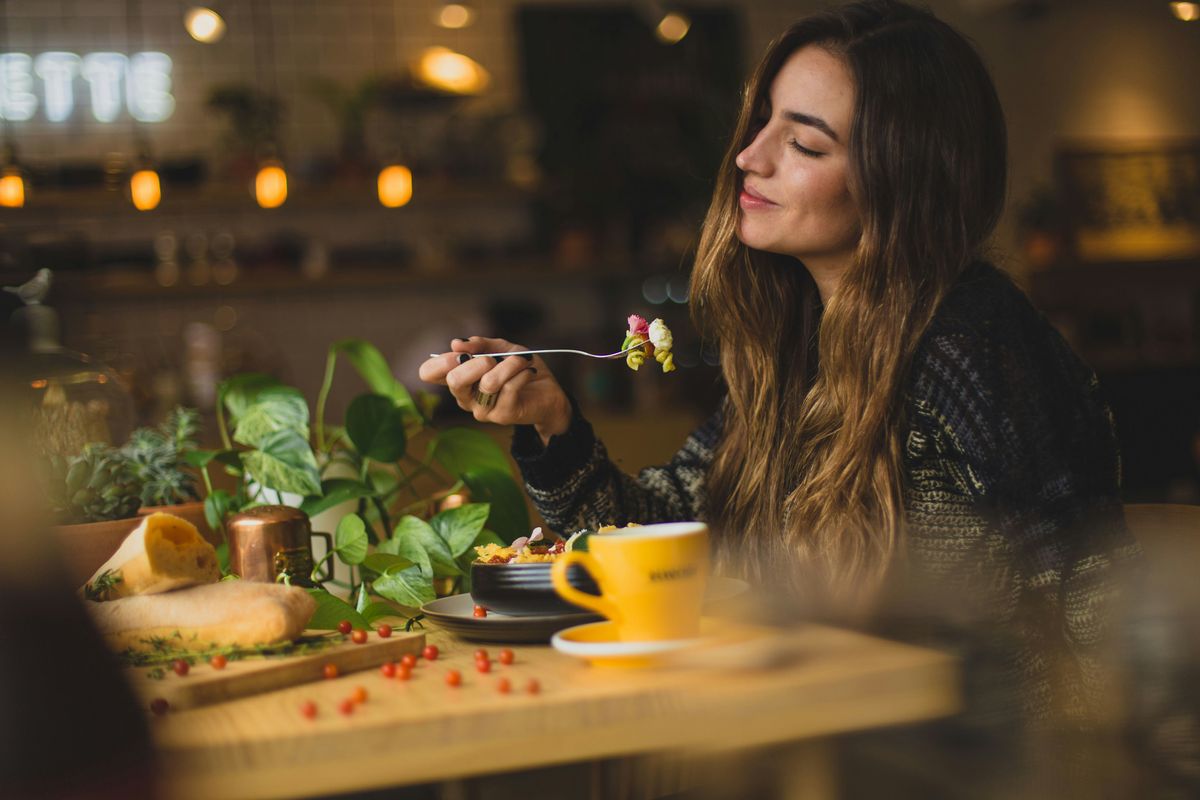 Feeding Multiple Cats Different Diets: Strategies and Tips